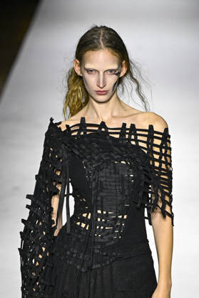 Yohji Yamamoto Women s Ready-to-Wear Spring Summer 2027 Collection Fashion Show during Paris Fashion Week, on October 2, 2026 Bestimage Yohji Yamamoto Fashion Show Women s Ready-to-Wear Spring Summer 2027 Collection during Paris Fashion Week, on October 2, 2026, in Paris, France Paris France  Copyright: xAgencex xBestimagexAgencex xBestimagex