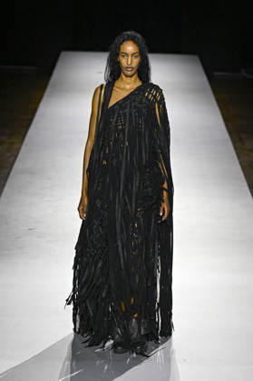 Yohji Yamamoto Women s Ready-to-Wear Spring Summer 2027 Collection Fashion Show during Paris Fashion Week, on October 2, 2026 Bestimage Yohji Yamamoto Fashion Show Women s Ready-to-Wear Spring Summer 2027 Collection during Paris Fashion Week, on October 2, 2026, in Paris, France Paris France  Copyright: xAgencex xBestimagexAgencex xBestimagex