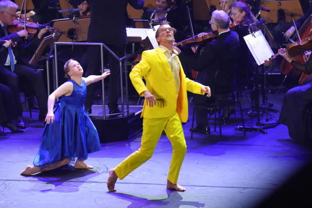 Festakt zum Tag der deutschen Einheit in Bremen Neele Buchholz und Tomas Buenger mit einer Tanzperformance zu Die Schoene und das Biest beim Festakt zum Tag der Deutschen Einheit in der Glocke, Bremen, 03.10.2026 Bremen Bremen Deutschland