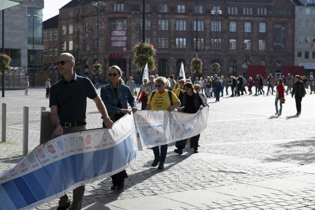 03.10.2026 Pressetermin Initiative Es brennt Menschenkette in Dortmund, Hansaplatz Es geht mit dem Banner zum Westenhellweg Dortmund Hansaplatz und Westenhellweg NRW Deutschland