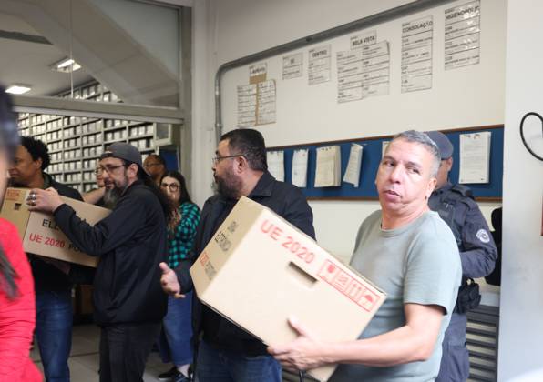 RECORD DATE NOT STATED Ballot boxes leave the electoral office in Bela Vista, Sao Paulo. Sao Paulo (SP), 03 10 2026 2026 elections Electronic ballot boxes leave the 1st electoral office, in Bela Vista, Sao Paulo, to be transported to the polling places for the 1st round of the 2026 elections, scheduled for this Sunday (4).(Foto: Leco Viana Thenews2 imago images) Ballot boxes leave the electoral office in Bela Vista, Sao Paulo. Copyright: xLecoxVianax