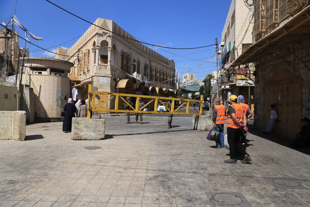 Israeli forces raid Hebron on Sukkot holiday HEBRON, WEST BANK, PALESTINE - OCTOBER 03: Israeli soldiers restrict the movement of Palestinians and take security measures as they raid the Old Town on the occasion of Sukkot feast in Hebron, West Bank, Palestine on October 03, 2026. Amer Shallodi Anadolu Hebron West Bank. Editorial use only. Please get in touch for any other usage.  Copyright: x2026xAnadoluxAmerxShallodix