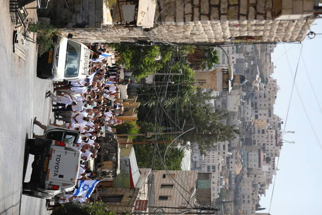 Israeli Soldiers Restrict Palestinian Movement During Settler Tour in Hebron Israeli soldiers restrict the movement of Palestinians and take security measures during a tour by Israeli settlers in the Old City of Hebron, in the West Bank, on October 3, 2026, during the Jewish holiday of Sukkot. Photo by Mamoun Wazwaz apaimages Hebron West Bank Palestinian Territory 031026_Hebron_MW_00(12) Copyright: xapaimagesxMamounxWazwazx xapaimagesx