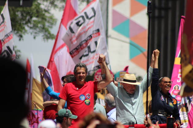 SaO PAULO, SP - 03.10.2026: CAMINHADA REuNE LULA E HADDAD EM SP - President and candidate for re-election Luiz Inacio Lula da Silva participates this Saturday (3), alongside Fernando Haddad, Simone Tenet and Marina Silva in a campaign walk on Avenida Paulista, in Sao Paulo. x3024128x  AngÃ licaxAlves