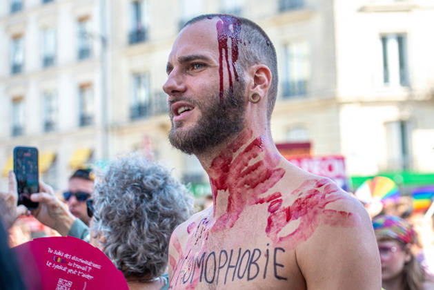 Thousands March During Pride Parade - Paris Thousands of people march from Place d Italie to Bastille during the Pride Parade to defend the rights of LGBTQ+ individuals in Paris, France on October 3, 2026. Photo by Denis Prezat ABACAPRESS.COM Paris France  Copyright: xPrezatxDenis ABACAx