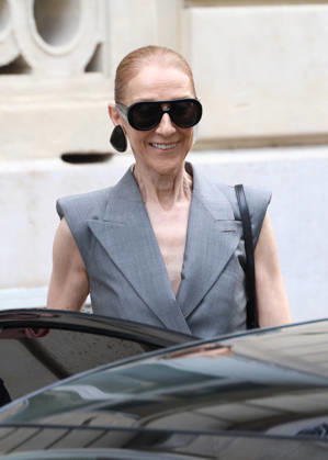 Céline Dion leaves the Royal Monceau hotel in Paris on October 3, 2026. Denis Guignebourg, Bestimage. Céline Dion leaves the Royal Monceau hotel in Paris on October 3, 2026. Paris, France  Copyright: xDenisxGuignebourgx xBestimagexDenisxGuignebourgx xBestimagex