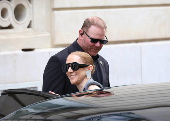 Céline Dion leaves the Royal Monceau hotel in Paris on October 3, 2026. Denis Guignebourg, Bestimage. Céline Dion leaves the Royal Monceau hotel in Paris on October 3, 2026. Paris, France  Copyright: xDenisxGuignebourgx xBestimagexDenisxGuignebourgx xBestimagex