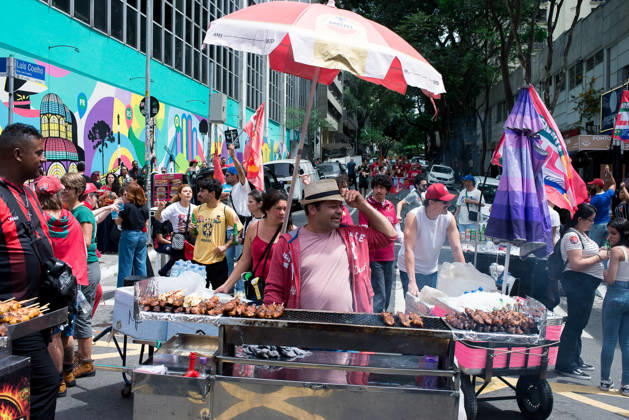 SaO PAULO, SP - 03.10.2026: CAMINHADA REuNE LULA E HADDAD EM SP - President and candidate for re-election Luiz Inacio Lula da Silva participates this Saturday (3), with Fernando Haddad, Simone Tebet and Marina Silva in a campaign walk on Avenida Paulista, in Sao Paulo. x3024136x VincentxBosson