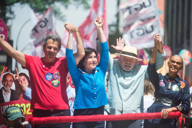 SaO PAULO, SP - 03.10.2026: CAMINHADA REuNE LULA E HADDAD EM SP - President and candidate for re-election Luiz Inacio Lula da Silva participates this Saturday (3), with Fernando Haddad, Simone Tebet and Marina Silva in a campaign walk on Avenida Paulista, in Sao Paulo. In the photo, Luiz Inacio Lula da Silva, Fernando Haddad, Simone Tebet and Marina Silva. x3024139x VincentxBosson
