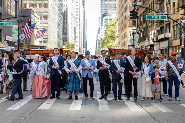 October 3, 2026, New York, New York, USA: Grand Marshals for the 2026 NYC Korean Parade, including member of the U.S. House of Representatives from New York s 3rd district, TOM SUOZZI pose for a photo immeidately preceding the start of the parade. New York USA - ZUMAh214 20261003_znp_h214_010 Copyright: xSDxHerzogx