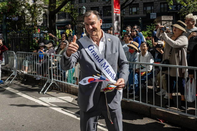 October 3, 2026, New York, New York, USA: US Congressman TOM SUOZZI gives a thumbs up to the camera at the 2026 NYC Korean parade. New York USA - ZUMAh214 20261003_znp_h214_024 Copyright: xSDxHerzogx