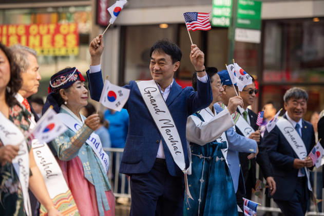 October 3, 2026, New York, New York, USA: Grand marshals of the 2026 NYC Korean Parade marching at the start of the parade. New York USA - ZUMAh214 20261003_znp_h214_029 Copyright: xSDxHerzogx