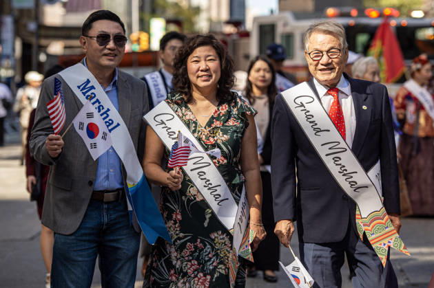 October 3, 2026, New York, New York, USA: Grand marshals of the 2026 NYC Korean Parade pose for a photo before the start of the march. New York USA - ZUMAh214 20261003_znp_h214_036 Copyright: xSDxHerzogx