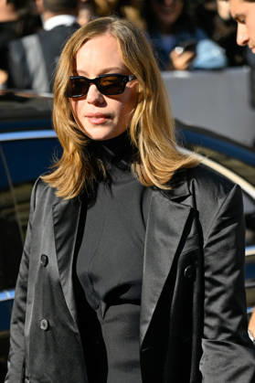PFW Celine Outside Arrivals Hannah Einbinder arriving at the Celine show during Paris Fashion Week, in Paris, France on 3 October 2026. Photo by Julien Reynaud APS-Medias ABACAPRESS.COM Paris France  Copyright: xReynaudxJulien APS-Medias ABACAx