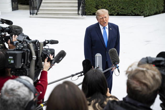 US President Donald J. Trump departs from the White House US President Donald J. Trump speaks to members of the media before boarding Marine One on the South Lawn of the White House, in Washington, DC, USA, 3 October 2026. President Trump is traveling to Ohio for a rally as he campaigns with Republican Party candidates before midterm elections. WASHINGTON DC United States  Copyright: xPool ABACAx