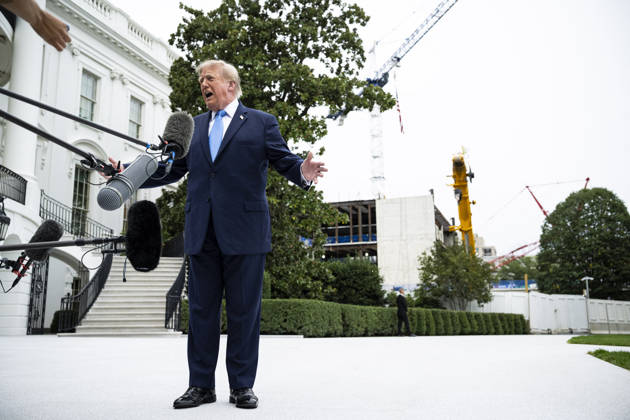 US President Donald J. Trump departs from the White House US President Donald J. Trump speaks to members of the media before boarding Marine One on the South Lawn of the White House, in Washington, DC, USA, 3 October 2026. President Trump is traveling to Ohio for a rally as he campaigns with Republican Party candidates before midterm elections. WASHINGTON DC United States  Copyright: xPool ABACAx