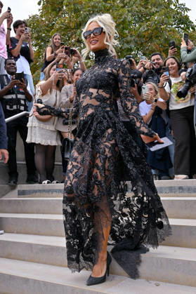 PFW Elie Saab Outside Arrivals Paris Hilton arriving at the Elie Saab show during Paris Fashion Week, in Paris, France on 3 October 2026. Photo by Julien Reynaud APS-Medias ABACAPRESS.COM Paris France  Copyright: xReynaudxJulien APS-Medias ABACAx