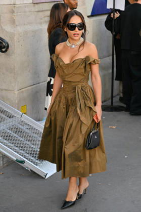 PFW Vivienne Westwood Outside Arrivals Guest arriving at the Vivienne Westwood show during Paris Fashion Week, in Paris, France on 3 October 2026. Photo by Julien Reynaud APS-Medias ABACAPRESS.COM Paris France  Copyright: xReynaudxJulien APS-Medias ABACAx