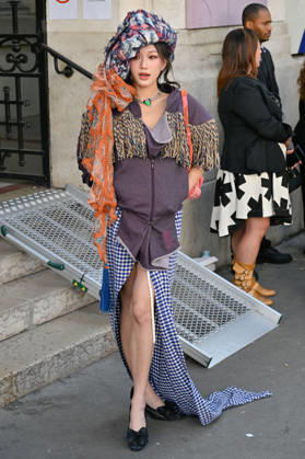 PFW Vivienne Westwood Outside Arrivals Guest arriving at the Vivienne Westwood show during Paris Fashion Week, in Paris, France on 3 October 2026. Photo by Julien Reynaud APS-Medias ABACAPRESS.COM Paris France  Copyright: xReynaudxJulien APS-Medias ABACAx
