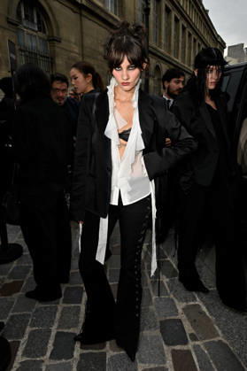 PFW Ann Demeulemeester Outside Arrivals Bec Lauder arriving at the Ann Demeulemeester show during Paris Fashion Week, in Paris, France on 3 October 2026. Photo by Julien Reynaud APS-Medias ABACAPRESS.COM Paris France  Copyright: xReynaudxJulien APS-Medias ABACAx