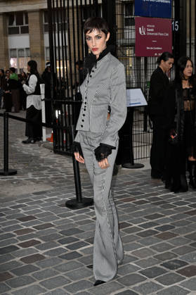 PFW Ann Demeulemeester Outside Arrivals Guest arriving at the Ann Demeulemeester show during Paris Fashion Week, in Paris, France on 3 October 2026. Photo by Julien Reynaud APS-Medias ABACAPRESS.COM Paris France  Copyright: xReynaudxJulien APS-Medias ABACAx