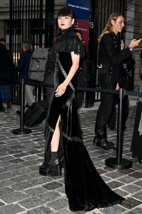 PFW Ann Demeulemeester Outside Arrivals Kozue Akimoto arriving at the Ann Demeulemeester show during Paris Fashion Week, in Paris, France on 3 October 2026. Photo by Julien Reynaud APS-Medias ABACAPRESS.COM Paris France  Copyright: xReynaudxJulien APS-Medias ABACAx