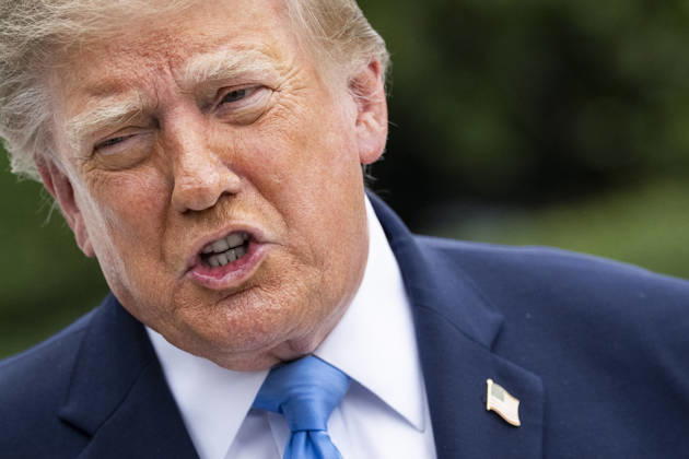 October 3, 2026, Washington, District Of Columbia, USA: United States President Donald J Trump speaks to members of the media before boarding Marine One on the South Lawn of the White House, in Washington, DC, USA, 3 October 2026. President Trump is traveling to Ohio for a rally as he campaigns with Republican Party candidates before midterm elections Washington USA - ZUMAs152 20261003_faa_s152_012 Copyright: xGraemexSloan-PoolxviaxCNPx