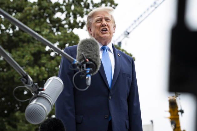 October 3, 2026, Washington, District Of Columbia, USA: United States President Donald J Trump speaks to members of the media before boarding Marine One on the South Lawn of the White House, in Washington, DC, USA, 3 October 2026. President Trump is traveling to Ohio for a rally as he campaigns with Republican Party candidates before midterm elections Washington USA - ZUMAs152 20261003_faa_s152_021 Copyright: xGraemexSloan-PoolxviaxCNPx