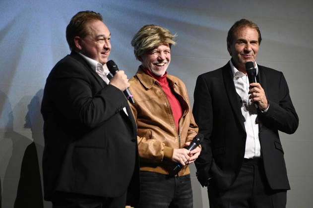 Oliver Kalkofe, Dietmar Wunder und Peter Rütten bei der Weltpremiere der ersten Folge der neuen SchleFaZ-Staffel auf Großbildleinwand Geisterjäger John Sinclair - Die Dämonenhochzeit im Ernst-Reuter-Saal. Berlin, 03.10.2026