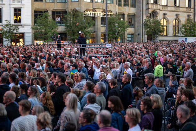 Feiern Tag der Deutschen Einheit in Bremen - Feierlichkeiten zum Tag der Deutschen Einheit 2026, Bremen, 03.10.2026 Bremen, Bürgerfest, Fanta Vier Konzert, Illuminatin an der Schlachte, Lichtershow Bremen, Deutschland, 03.10.26: Feiern Tag der Dt. Einheit in Bremen im Marktplatz, Rathaus am 03.10.2026 in Bremen, Deutschland. (Foto von Axel Kaste) Anmoderation Radio Bremen, Bürgerfest und Fanta Vier Konzert, Fantastische Vier Bremen Marktplatz, Rathaus Freie Hansestadt Bremen Deutschland