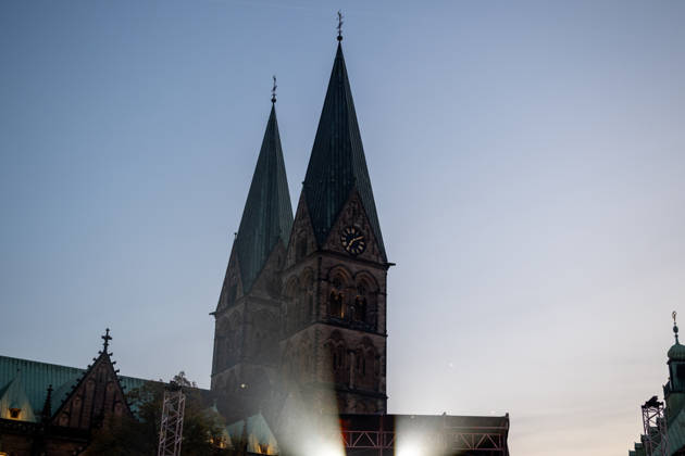 Feiern Tag der Deutschen Einheit in Bremen - Feierlichkeiten zum Tag der Deutschen Einheit 2026, Bremen, 03.10.2026 Bremen, Bürgerfest, Fanta Vier Konzert, Illuminatin an der Schlachte, Lichtershow Bremen, Deutschland, 03.10.26: Feiern Tag der Dt. Einheit in Bremen im Marktplatz, Rathaus am 03.10.2026 in Bremen, Deutschland. (Foto von Axel Kaste) Anmoderation Radio Bremen, Bürgerfest und Fanta Vier Konzert, Fantastische Vier Bremen Marktplatz, Rathaus Freie Hansestadt Bremen Deutschland