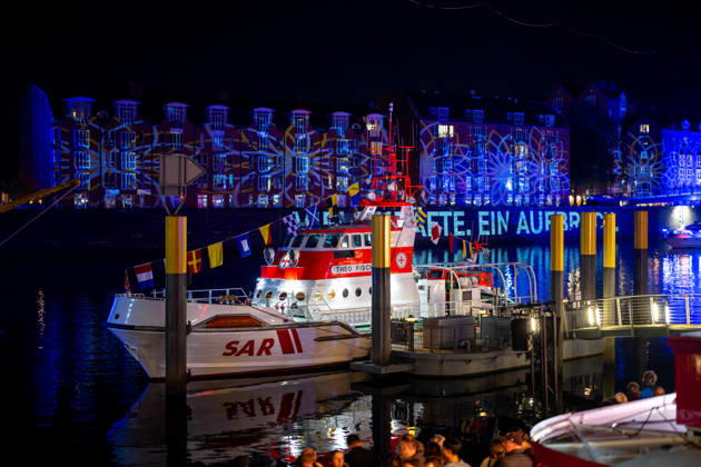 Feiern Tag der Deutschen Einheit in Bremen - Feierlichkeiten zum Tag der Deutschen Einheit 2026, Bremen, 03.10.2026 Bremen, Bürgerfest, Fanta Vier Konzert, Illuminatin an der Schlachte, Lichtershow Bremen, Deutschland, 03.10.26: Feiern Tag der Dt. Einheit in Bremen im Marktplatz, Rathaus am 03.10.2026 in Bremen, Deutschland. (Foto von Axel Kaste) Anmoderation Radio Bremen, Bürgerfest und Fanta Vier Konzert, Fantastische Vier, Seenotrettungkreuzer an der illuminierten Schlachte, Licherschow Bremen Marktplatz, Rathaus Freie Hansestadt Bremen Deutschland