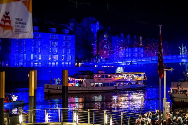 Feiern Tag der Deutschen Einheit in Bremen - Feierlichkeiten zum Tag der Deutschen Einheit 2026, Bremen, 03.10.2026 Bremen, Bürgerfest, Fanta Vier Konzert, Illuminatin an der Schlachte, Lichtershow Bremen, Deutschland, 03.10.26: Feiern Tag der Dt. Einheit in Bremen im Marktplatz, Rathaus am 03.10.2026 in Bremen, Deutschland. (Foto von Axel Kaste) Anmoderation Radio Bremen, Bürgerfest und Fanta Vier Konzert, Fantastische Vier, illuminierten Schlachte, Licherschow Bremen Marktplatz, Rathaus Freie Hansestadt Bremen Deutschland