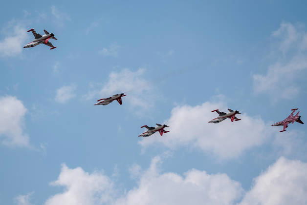 TEKNOFEST Southeast in Turkiye s Sanliurfa SANLIURFA, TURKIYE - OCTOBER 4: The Turkish Stars aerobatic team performs an air show during during TEKNOFEST Southeast, world s largest aviation, space, and technology festival at Sanliurfa GAP Airport in Sanliurfa, Turkiye, on October 4, 2026. Arman Onal Anadolu Sanliurfa Turkey. Editorial use only. Please get in touch for any other usage.  Copyright: x2026xAnadoluxArmanxOnalx