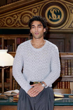 Josh Heuston at the photocall for the Valentino Women s Ready-to-Wear Spring Summer 2027 show during Paris Fashion Week (PFW) in Paris, France, on October 4, 2026. Olivier Borde, bestimage. Photocall at the Valentino Women’s Ready-to-Wear Spring Summer 2027 show as part of Paris Fashion Week on October 4, 2026, in Paris, France. Paris, France  Copyright: xOLIVIERxBORDEx xBESTIMAGExOLIVIERxBORDEx xBESTIMAGEx