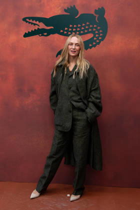PFW Lacoste - Photocall LZ Uma Thurman attends the Lacoste Womenswear Spring Summer 2027 show as part of Paris Fashion Week on October 4, 2026 at Roland Garros in Paris, France. Photo by Laurent Zabulon ABACAPRESS.COM  Copyright: xZabulonxLaurent ABACAx