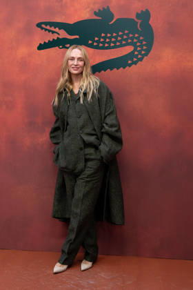PFW Lacoste - Photocall LZ Uma Thurman attends the Lacoste Womenswear Spring Summer 2027 show as part of Paris Fashion Week on October 4, 2026 at Roland Garros in Paris, France. Photo by Laurent Zabulon ABACAPRESS.COM  Copyright: xZabulonxLaurent ABACAx