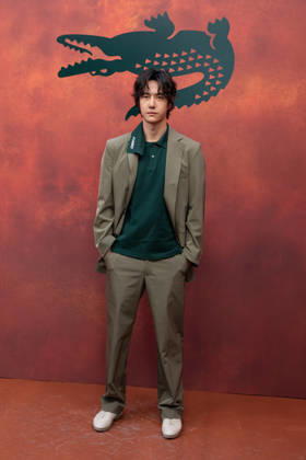 PFW Lacoste - Photocall LZ Wang Yibo attends the Lacoste Womenswear Spring Summer 2027 show as part of Paris Fashion Week on October 4, 2026 at Roland Garros in Paris, France. Photo by Laurent Zabulon ABACAPRESS.COM  Copyright: xZabulonxLaurent ABACAx