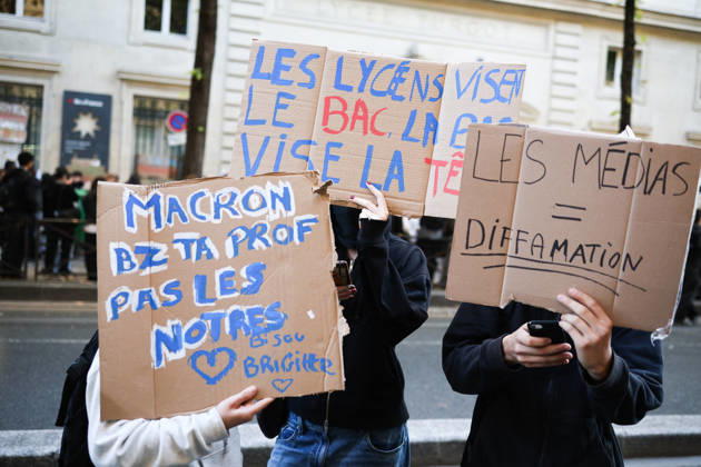 High School Turgot Blockade - Paris Student blocking High school Turgot in Paris, France on October 5, 2026 as they continue their protest to demand the hiring of substitute teachers, increased resources, and decent learning conditions. Photo by Raphael Lafargue ABACAPRESS.COM Paris France  Copyright: xLafarguexRaphael ABACAx