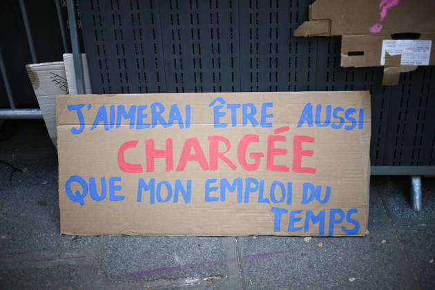 High School Turgot Blockade - Paris Student blocking High school Turgot in Paris, France on October 5, 2026 as they continue their protest to demand the hiring of substitute teachers, increased resources, and decent learning conditions. Photo by Raphael Lafargue ABACAPRESS.COM Paris France  Copyright: xLafarguexRaphael ABACAx