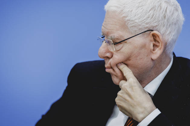 Josef Schuster, Praesident des Zentralrates der Juden in Deutschland, aufgenommen im Rahmen der Pressekonferenz zum Thema Entschieden gegen Antisemitismus: Gutachten zum Gesetzentwurf zur Strafbarkeit der Leugnung des Existenzrechts Israels in Berlin, 05.10.2026. Berlin Deutschland Copyright: xFlorianxGaertnerx