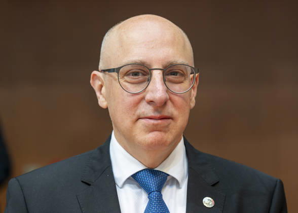 Sinan Selen - Anhörung der Nachrichtendienste EUR, Deutschland, Berlin, 05.10.2026: Sinan Selen, Präsident des Bundesamtes für Verfassungsschutz. Anhörung der Präsidenten der Nachrichtendienste des Bundes. Das Parlamentarische Kontrollgremium kontrolliert die nachrichtendienstliche Tätigkeit des Bundes.