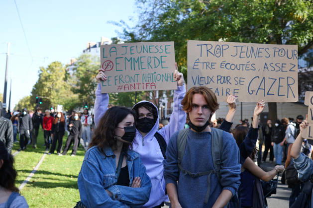 Clashes With Police During Student Protest - Paris Clashes between protesters and police during the student demonstration between the Lycee Paul Valéry and the Lycée Elisa Lemonnier in the 12th arrondissement of Paris, France on October 5, 2026. Students continue their protest to demand the hiring of substitute teachers, increased resources, and decent learning conditions. Photo by Raphael Lafargue ABACAPRESS.COM Paris France Copyright: xLafarguexRaphael ABACAx