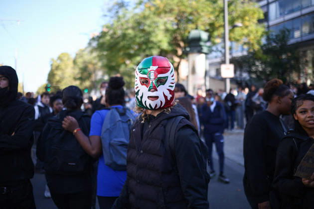 Clashes With Police During Student Protest - Paris Clashes between protesters and police during the student demonstration between the Lycee Paul Valéry and the Lycée Elisa Lemonnier in the 12th arrondissement of Paris, France on October 5, 2026. Students continue their protest to demand the hiring of substitute teachers, increased resources, and decent learning conditions. Photo by Raphael Lafargue ABACAPRESS.COM Paris France Copyright: xLafarguexRaphael ABACAx