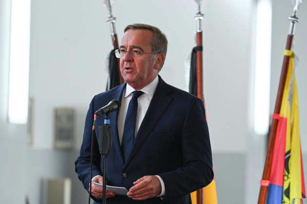 Marine bekommt neuen Hafen in Emden Boris Pistorius (SPD)hat heute bekannt gegeben, dass in Emden ein neuer Marinehafen entstehen soll. Die Marine soll im Zuge einer neuen Strategie aufgerüstet werden und braucht einen weiteren Hafen in der Nordsee. Emden Niedersachsen Deutschland