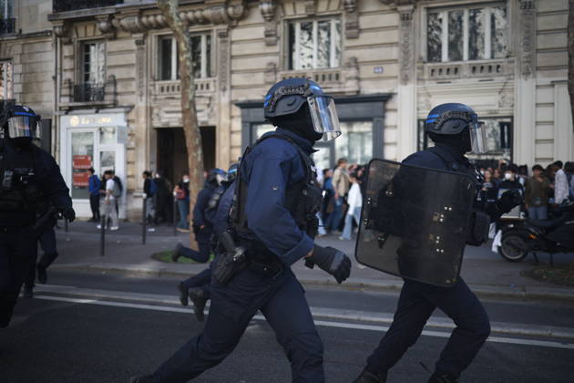 Clashes With Police During Student Protest - Paris Clashes between protesters and law enforcement during a student demonstration near Place de la Bastille in Paris, in the 11th arrondissement, France, on October 5, 2026. Students continue their protest to demand the hiring of substitute teachers, increased resources, and decent learning conditions. Photo by Raphael Lafargue ABACAPRESS.COM Paris Ile-de-France France Copyright: xLafarguexRaphael ABACAx