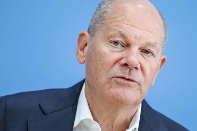Vorstellung der Entwicklungspolitische Nord-Süd-Kommission (ENSK) mit Olaf Scholz Vorstellung der Entwicklungspolitische Nord-Süd-Kommission (ENSK): Pressekonferenz zu Zusammensetzung und prioritären Themen der Entwicklungspolitischen Nord-Süd-Kommission Laura Chinchilla Miranda, Staatspräsidentin a.D. Costa Rica und Co-Vorsitzende der ENSK Olaf Scholz, Bundeskanzler a.D. und Co-Vorsitzender der ENSK am 5.10.26. Berlin Berlin Deutschland Haus der Bundespressekonferenz