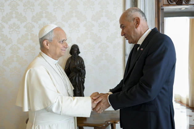 ITALY - PRIVATE AUDIENCE - VATICAN-2026 10 5 Italy, Rome, Vatican, 2026 10 5 Pope Leo XIV receives His Excellency Mr. Janez Jansa, Prime Minister of the Republic of Slovenia, in a private audience in The Vatican . EDITORIAL USE ONLY - NO BOOKS Copyright: xVATICANxMEDIA xCatholicxPressxPhotox