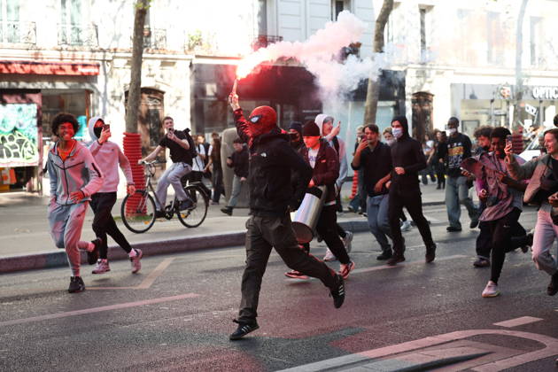 Clashes With Police During Student Protest - Paris Clashes between protesters and law enforcement during a student demonstration near Place de la Bastille in Paris, in the 11th arrondissement, France, on October 5, 2026. Students continue their protest to demand the hiring of substitute teachers, increased resources, and decent learning conditions. Photo by Raphael Lafargue ABACAPRESS.COM Paris Ile-de-France France  Copyright: xLafarguexRaphael ABACAx