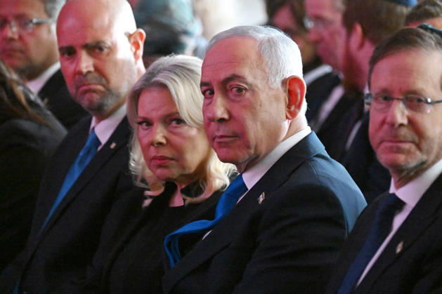 (C) Israeli Prime Minister Benjamin Netanyahu and his wife Sara attend the State Memorial Ceremony for the three year anniversary of the October 7, 2023, Hamas attack, in remembrance of Israel Defense Forces and security members who fell in the War of Redemption in the Mt. Herzl Cemetery, Jerusalem, on Monday, October 5, 2026.  JER2026100510 DEBBIExHILL
